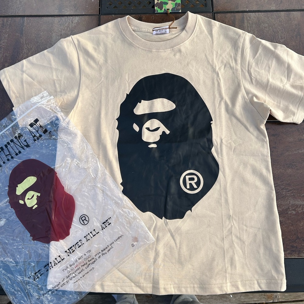 BAPE TAN LOGO TEE SIZE M
